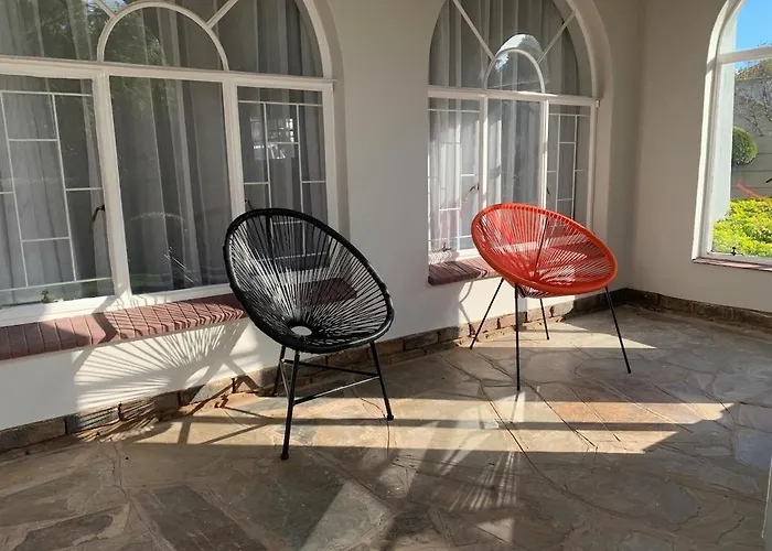 Home In Waterkloof Glen